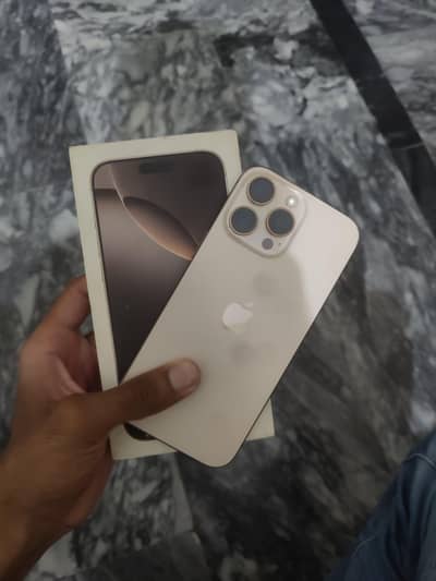 iPhone 16 Pro Max