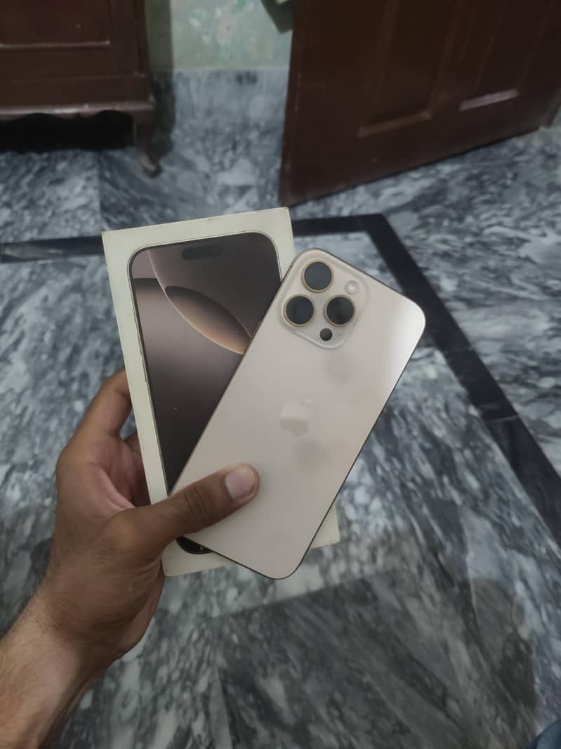 iPhone 16 Pro Max 2
