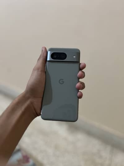 I'm selling google pixel 8 10/10 condition official pta appoved