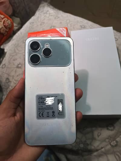 Tecno spark 40 with box charger warranty