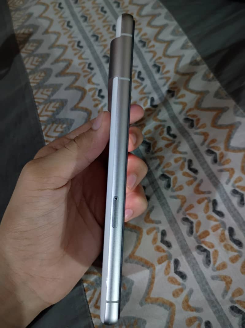 Google Pixel 7 4