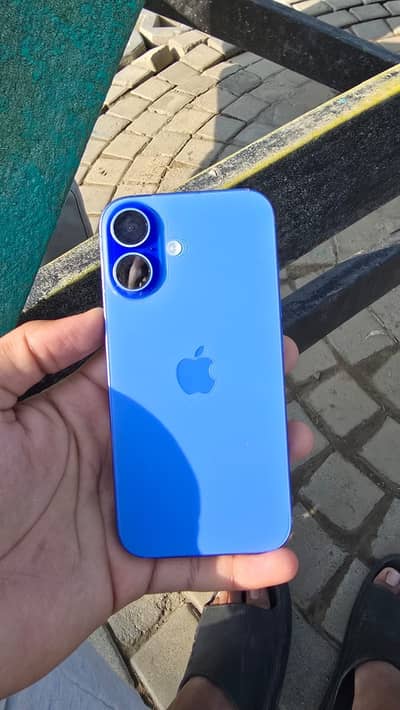 Apple iPhone 16 NON PTA 4 months sim time available