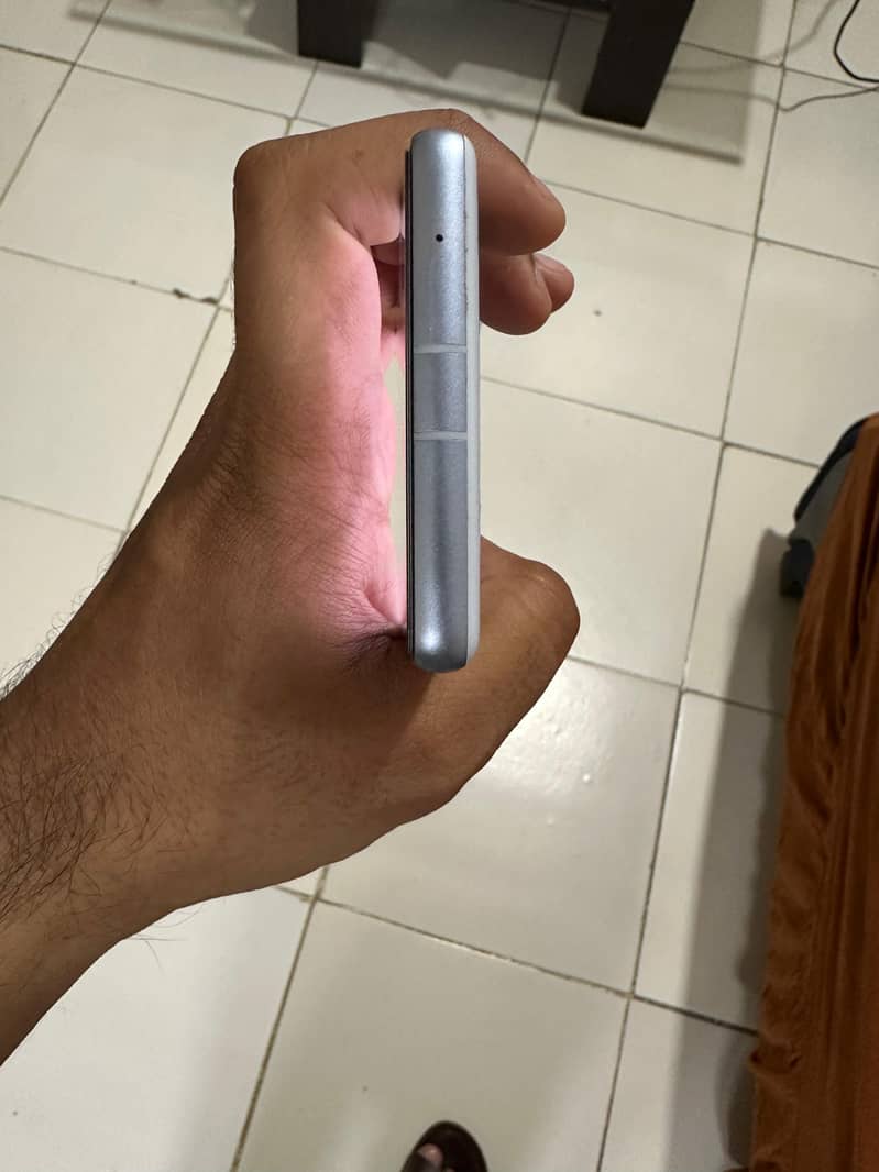 Google Pixel 7a 3
