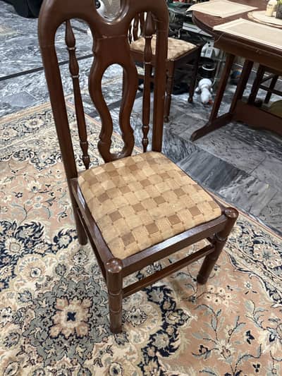 Dinning table with 6 chairs