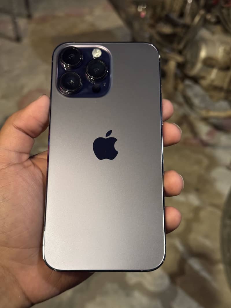 Apple iPhone 14 Pro Max 0