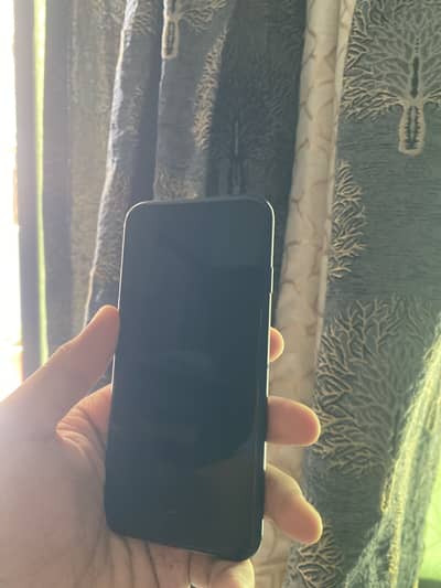 Apple iPhone SE black gradient 