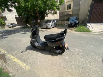 electric scooty
