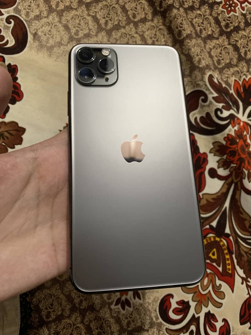 iPhone 11 Pro Max grey 1