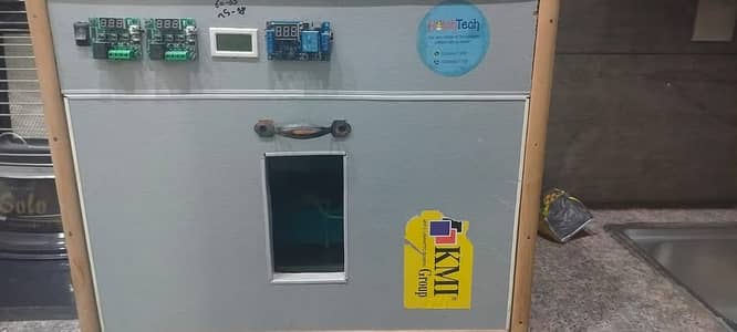 Full automatic incubator (Chicks Hatching Machine)+ humidity controll