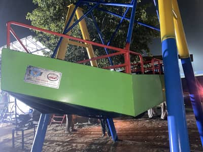 Token rides / jumping / castle / slide / games / jhuly / park / kids