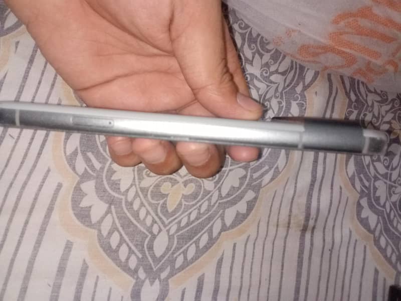 Google Pixel 8 4