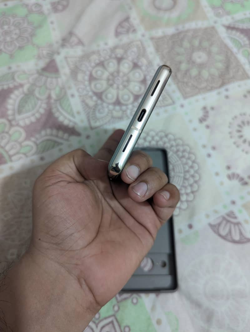Google Pixel 7 Pro 6