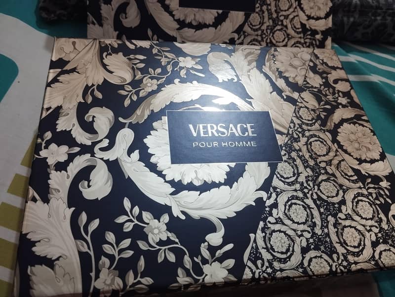 Versace perfume set 4