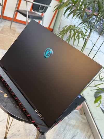 MSI Raider 18 HX AI Ultra 9 285HX 64GB RAM  2tbssd Rtx 5090 24gb card