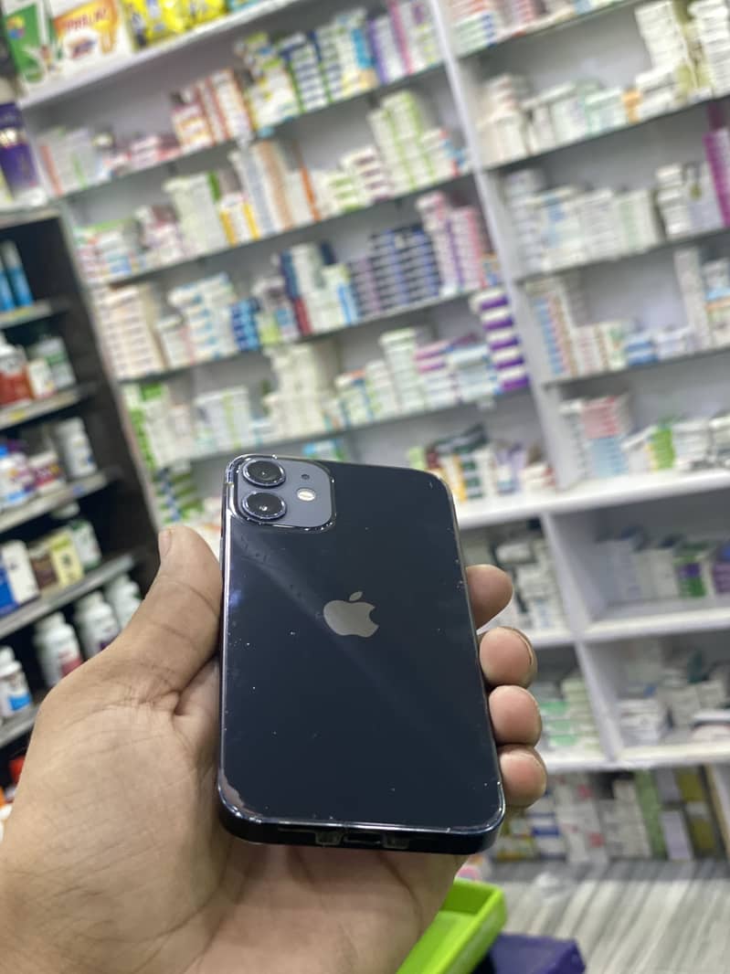 iPhone 12 mini 0