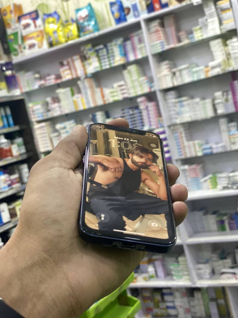 iPhone 12 mini 1