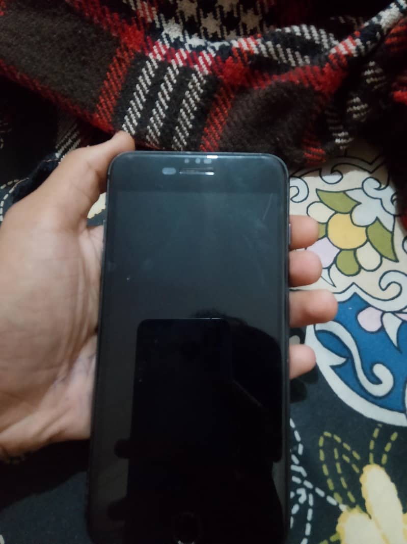 Apple iPhone 8 Plus 0
