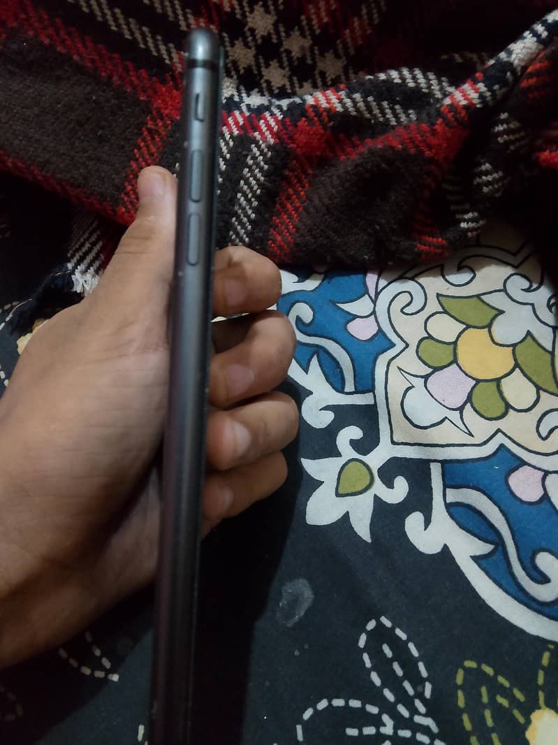 Apple iPhone 8 Plus 2