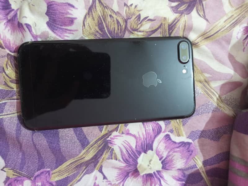 Apple iPhone 7 Plus 1