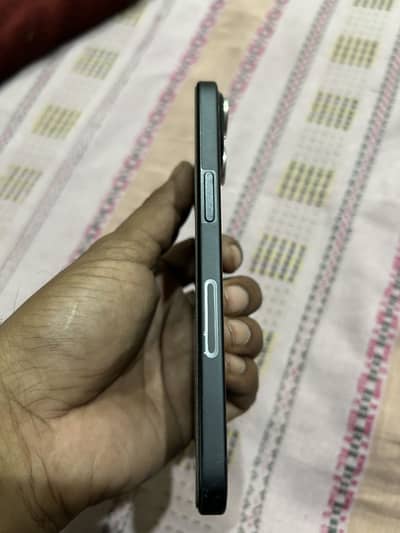 Apple iPhone 15
