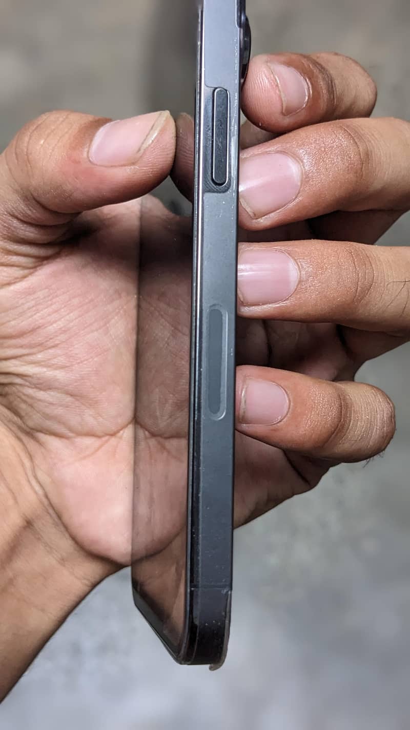 Apple iPhone 13 Pro 3