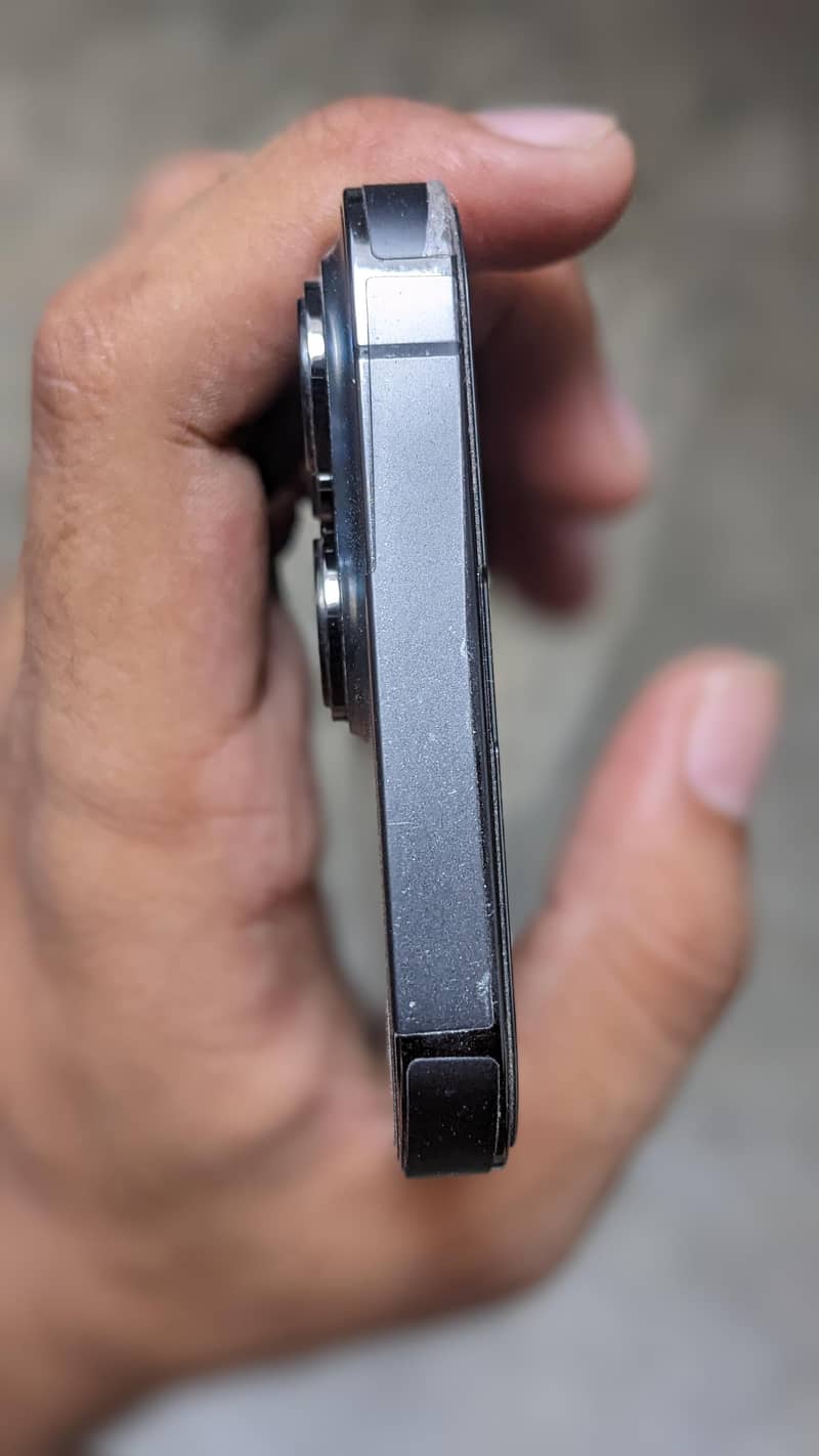 Apple iPhone 13 Pro 4