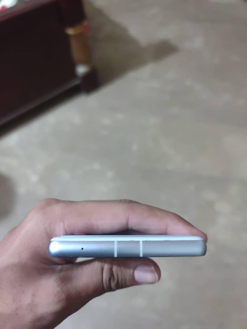 Google Pixel 7a 5