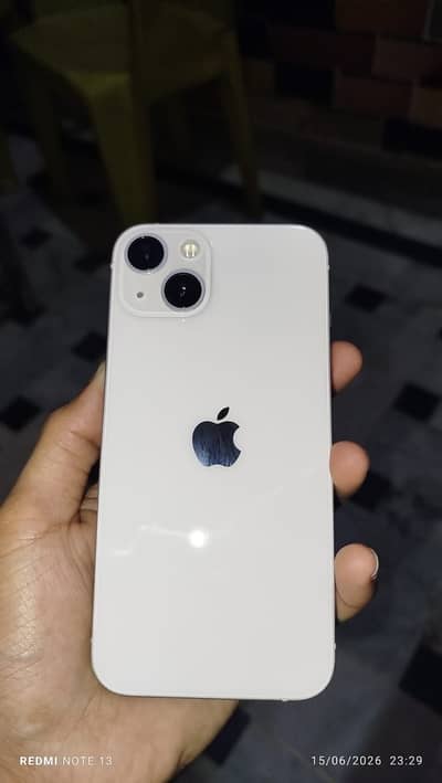 Apple iPhone 13