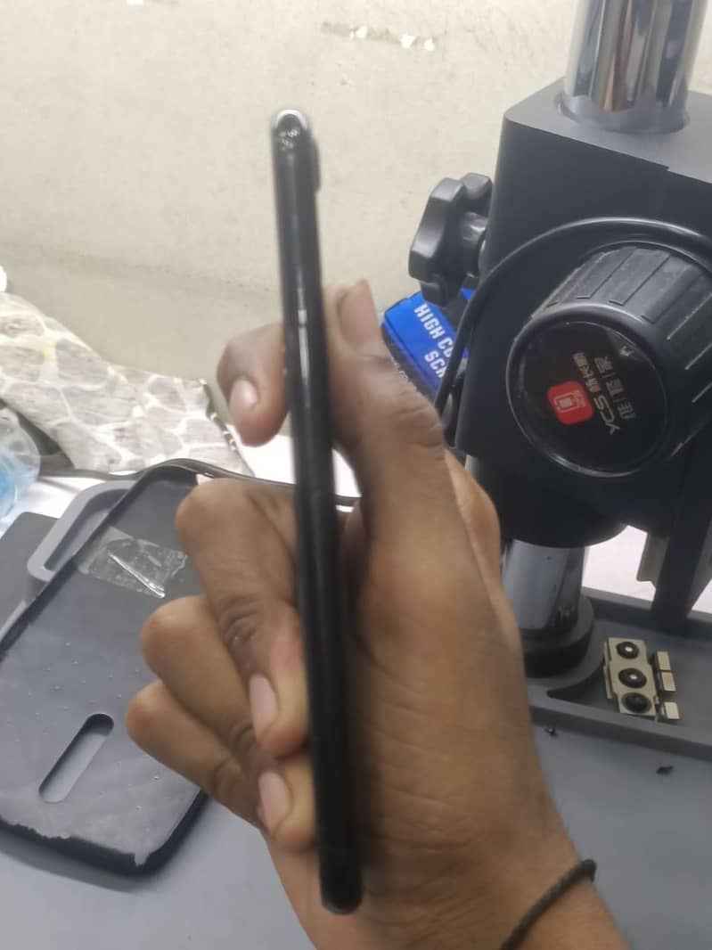 Apple iPhone 7 0