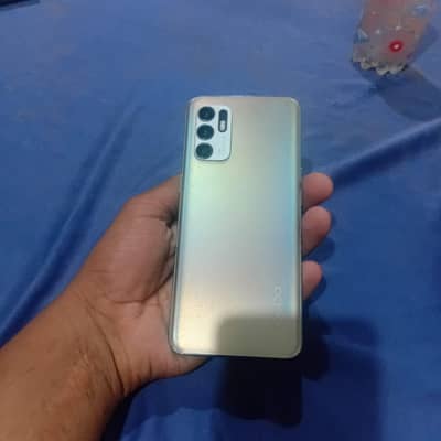 OPPO Reno6