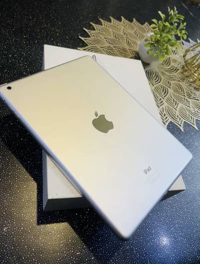 Apple IPad Air 1 16GB In Excellent Battery Timing