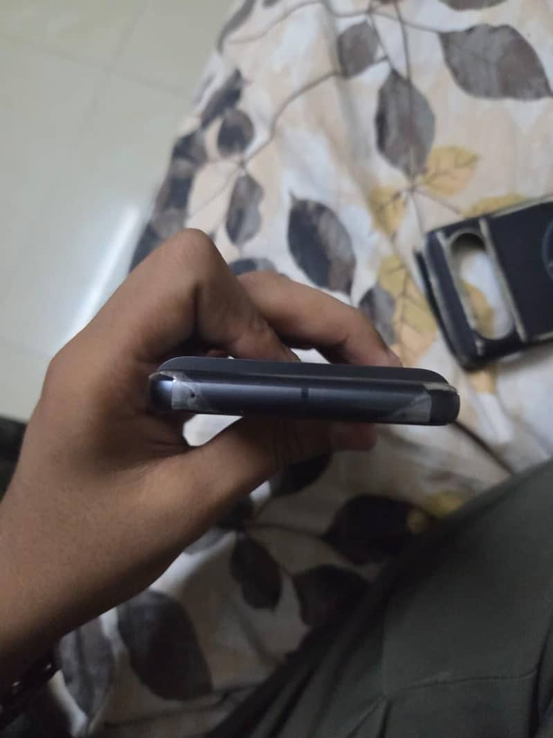 Google Pixel 8 4