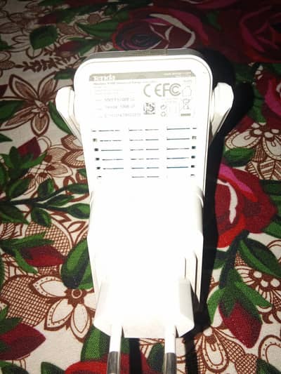 tenda A9 Wi-Fi repeater