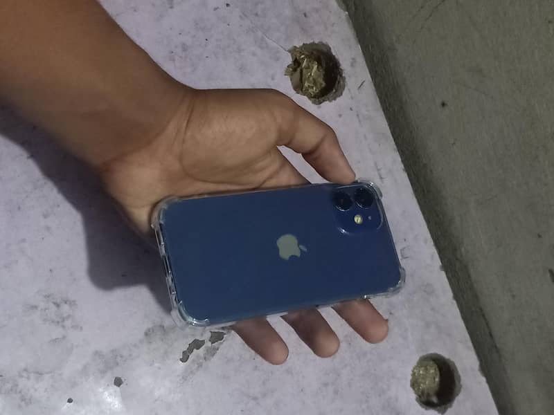 Apple iPhone 12 mini 3