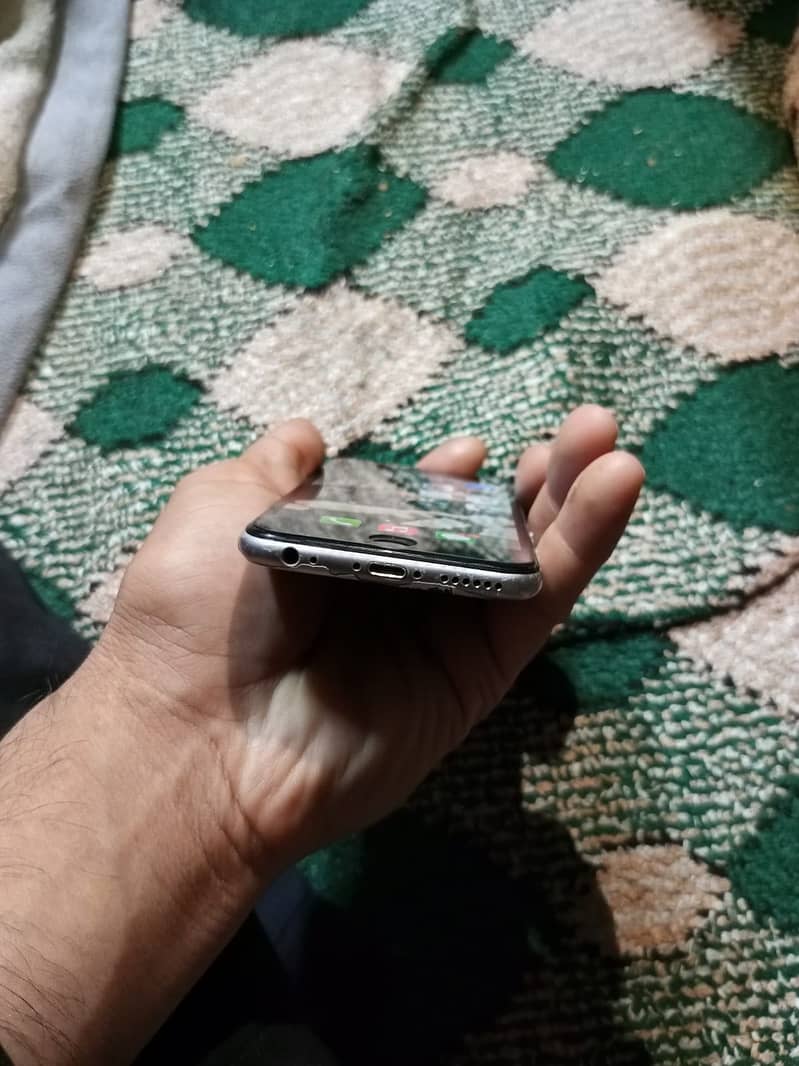 Apple iPhone 6S 1