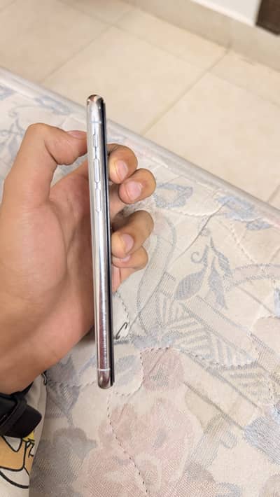 IPhone X (256GB) FACTORY UNLOCK NON PTA