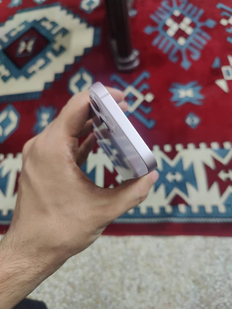 Apple iPhone 13 4
