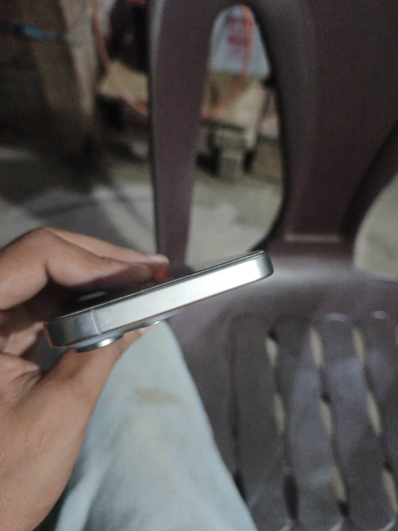 Apple iPhone 15 Pro Max 5