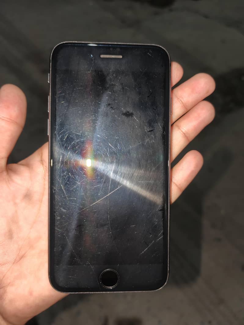 Apple iPhone 8 3