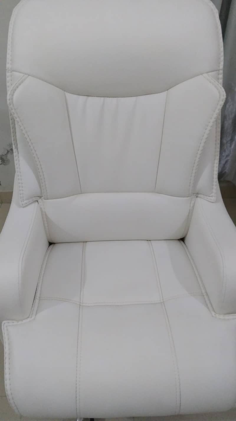 Executive Chair 2