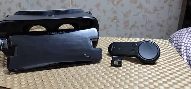 Original Samsung VR Goggles & Accessories