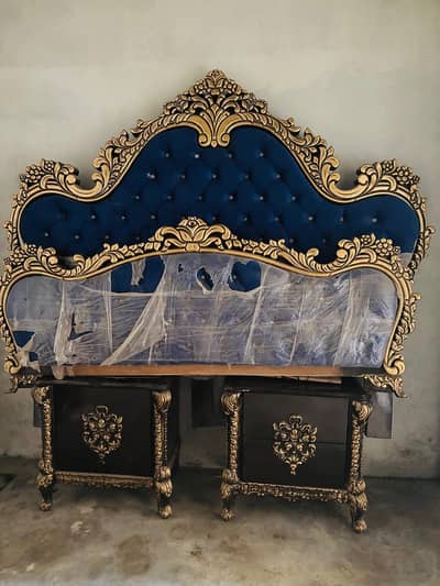 Bed Dressing Side table / Velvel poshish