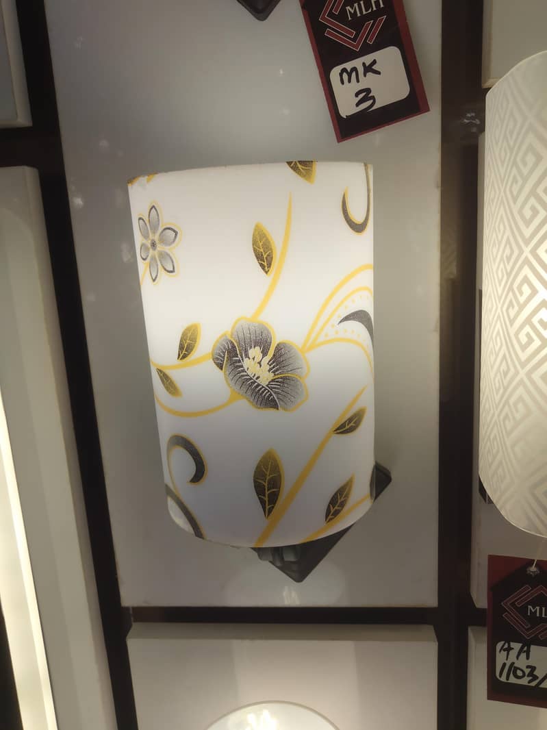 WALL LIGHT 1