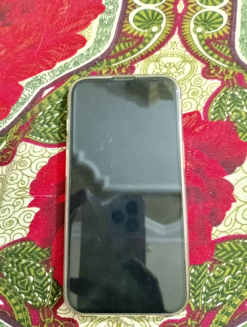 Apple iPhone 13 2