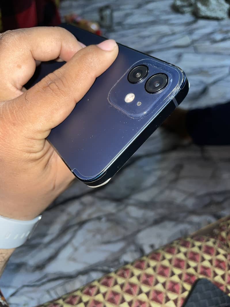 Apple iPhone 12 1