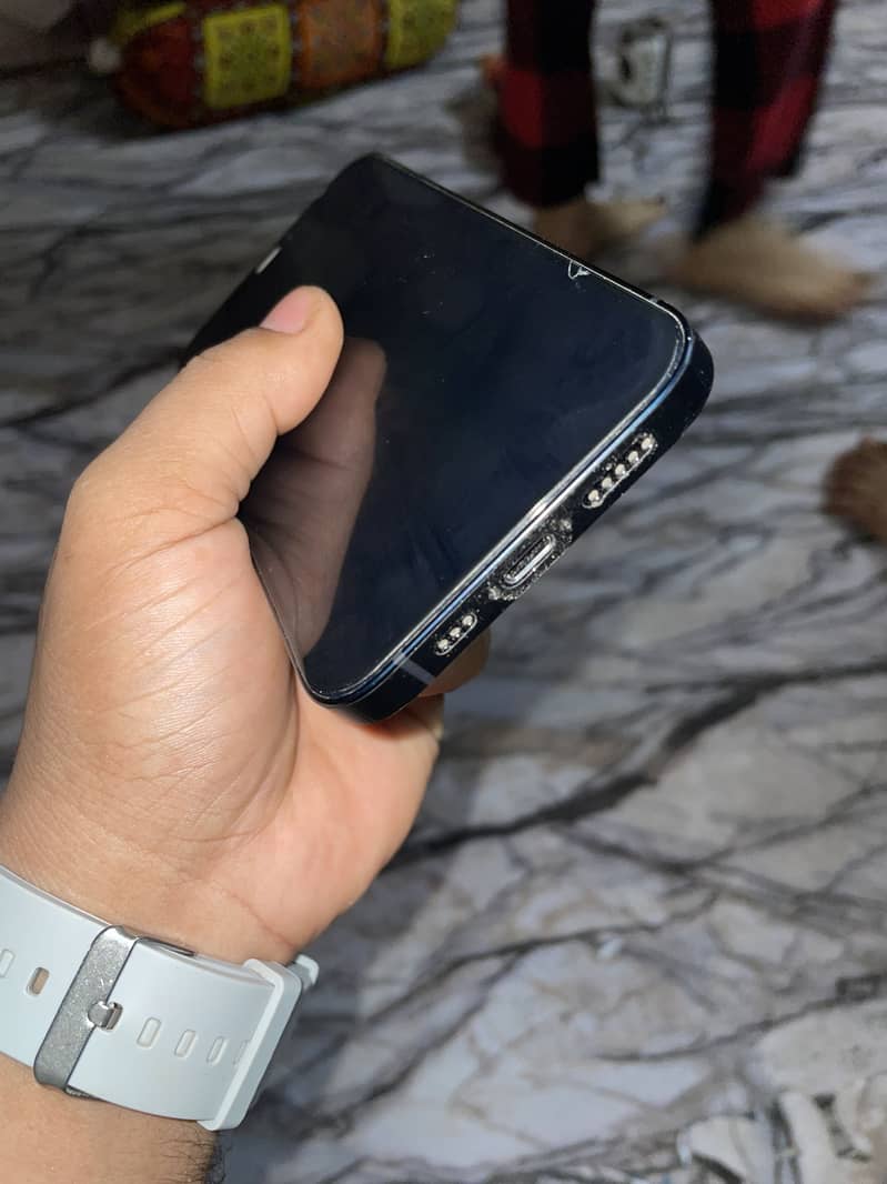 Apple iPhone 12 2