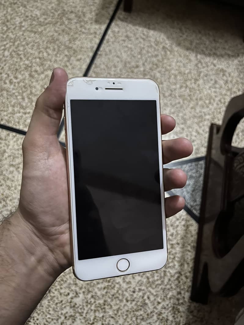 Apple iPhone 8 Plus 1