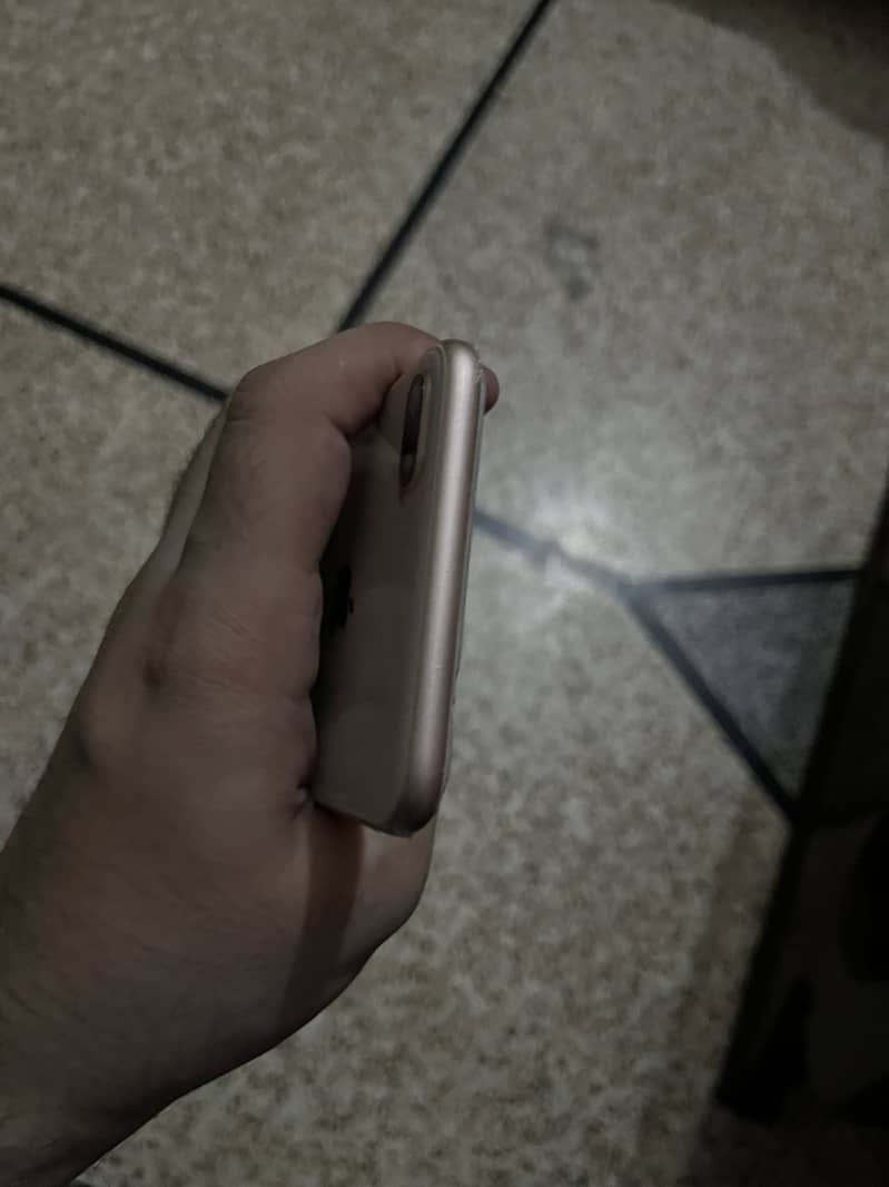 Apple iPhone 8 Plus 4