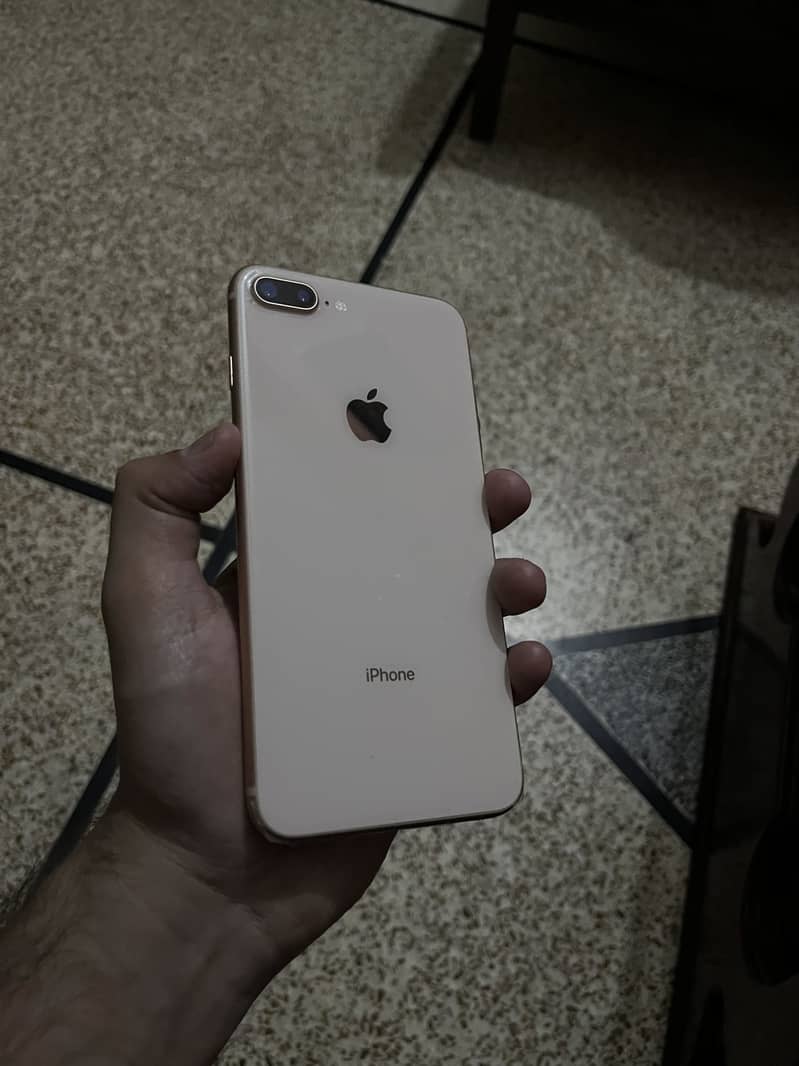 Apple iPhone 8 Plus 5