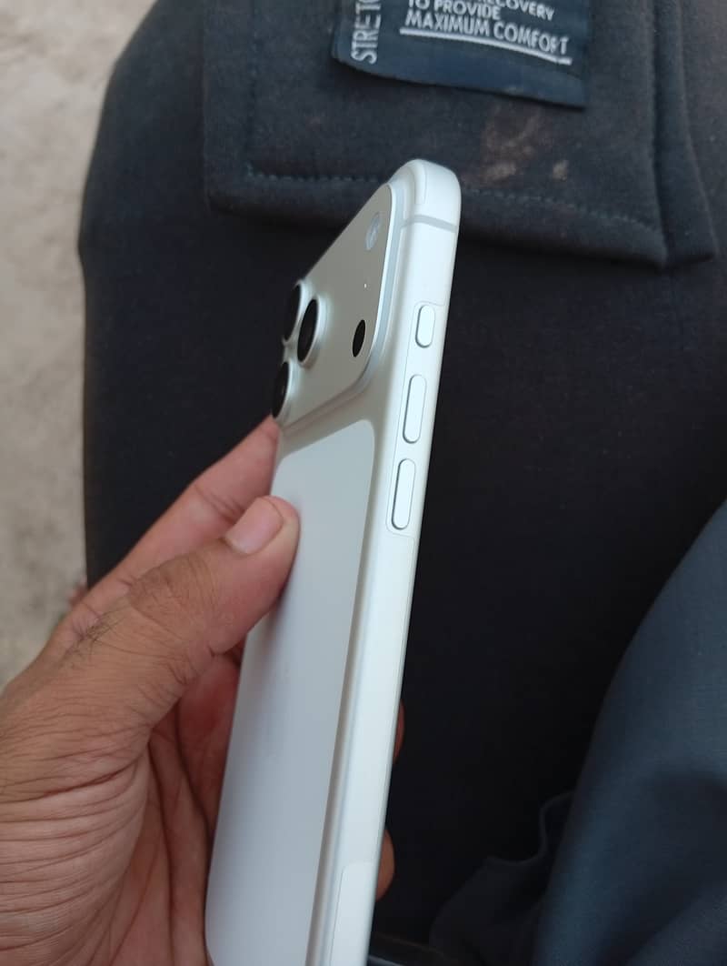 iPhone 17 Pro Max 3